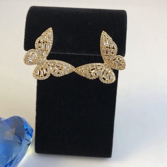 Baguette Butterfly Earring - Picture 4 of 10